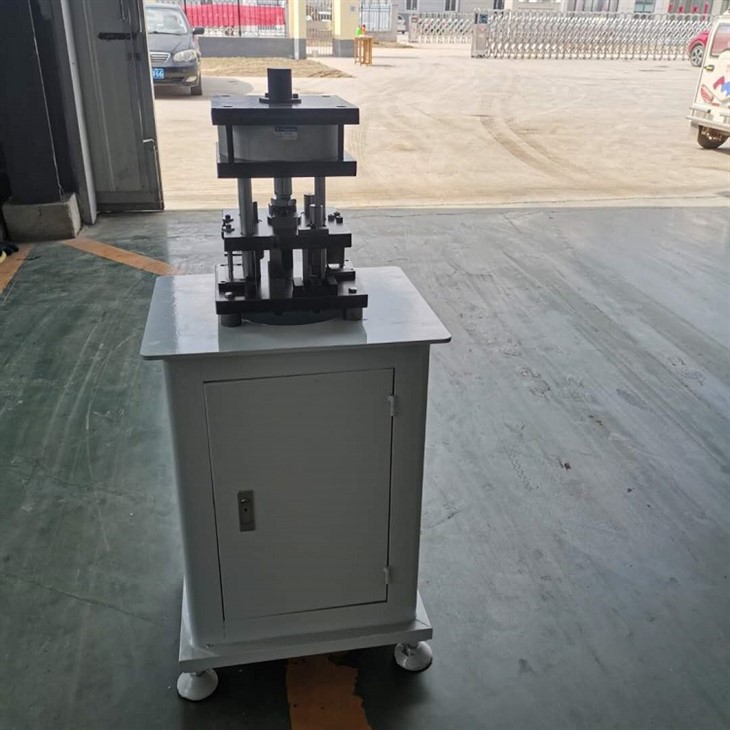 Aluminum Window Punching Machine3